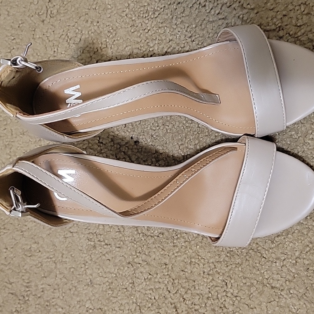 ✨️Nude heels✨️